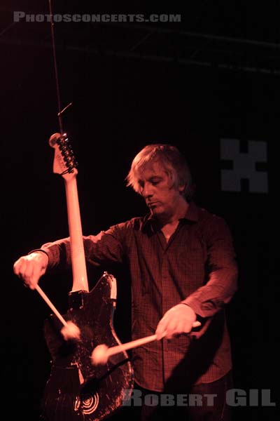 LEE RANALDO - 2011-05-08 - PARIS - Point Ephemere - 